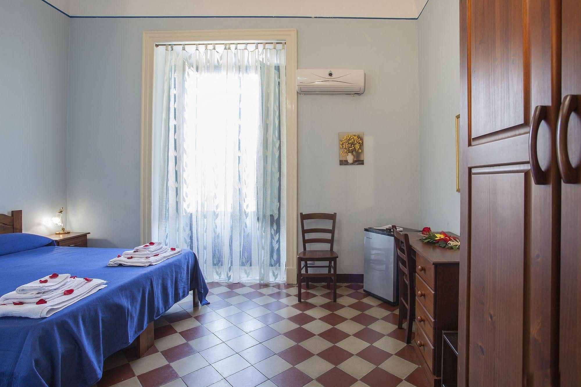 Siciliaetnamare Riposto Exterior foto